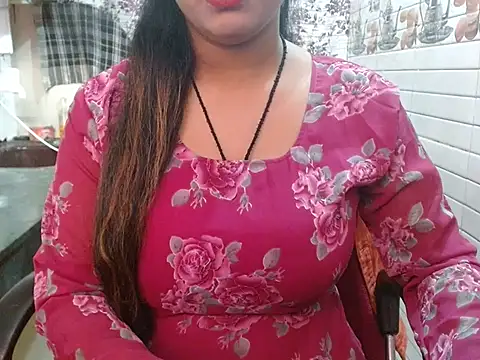 Snapshot of LovingPihu chatting on 11-22-25, 05:28 LovingPihu online show from 11-22-25, 05:28