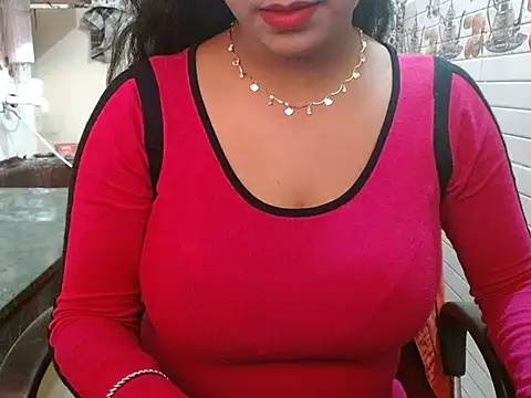 Snapshot of LovingPihu chatting on 12-02-25, 05:35 LovingPihu online show from 12-02-25, 05:35