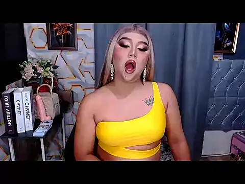 Snapshot of SweetCumFrancine chatting on 05-31-26, 01:58 SweetCumFrancine online show from 05-31-26, 01:58
