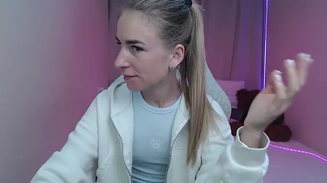Snapshot of DeboraHorny chatting on 05-14-26, 06:09 DeboraHorny online show from 05-14-26, 06:09
