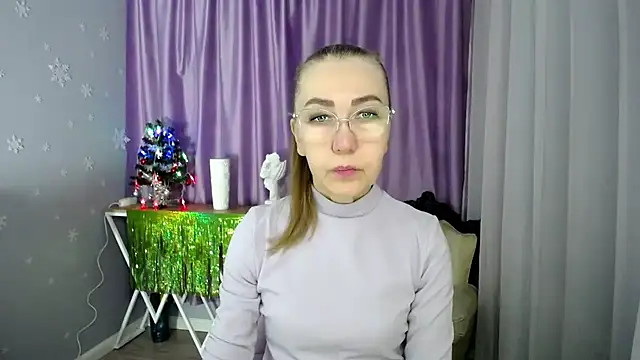 Snapshot of queen_a_n_i chatting on 12-09-24, 06:01 queen a n i online show from 12-09-24, 06:01