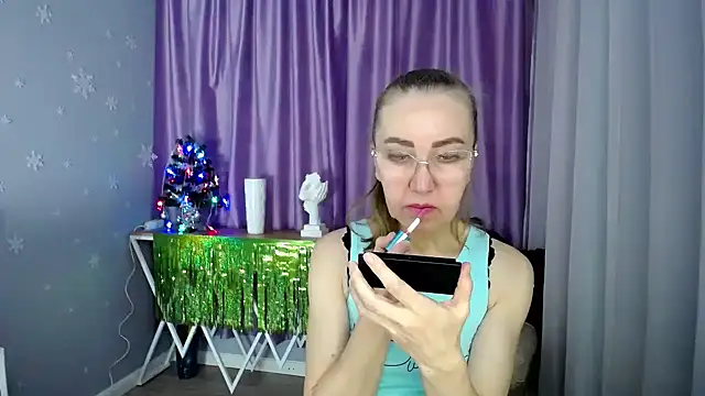 Snapshot of queen_a_n_i chatting on 12-12-24, 08:25 queen a n i online show from 12-12-24, 08:25