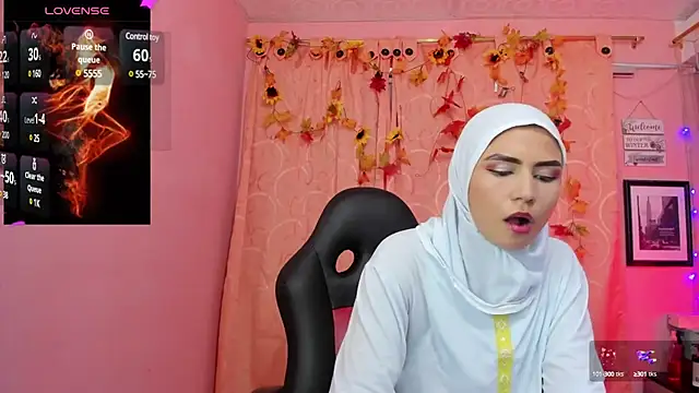 Snapshot of DarshaKhemu chatting on 12-11-24, 12:33 DarshaKhemu online show from 12-11-24, 12:33