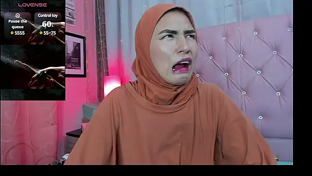 Snapshot of DarshaKhemu chatting on 02-06-25, 01:05 DarshaKhemu online show from 02-06-25, 01:05