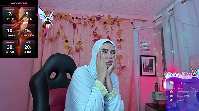 Snapshot of DarshaKhemu chatting on 02-28-25, 12:10 DarshaKhemu online show from 02-28-25, 12:10