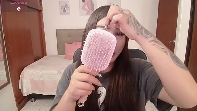 Miley Baker online show from 11-28-25, 03:04