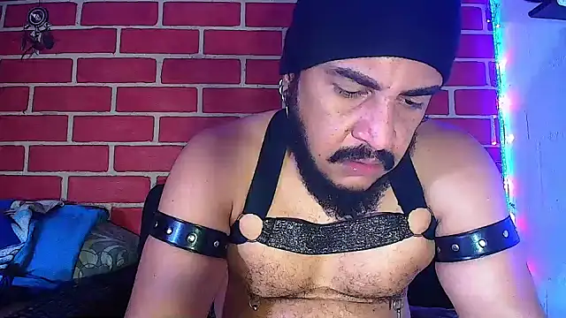 Snapshot of the_master_foal_ chatting on 01-16-25, 04:18 the master foal online show from 01-16-25, 04:18