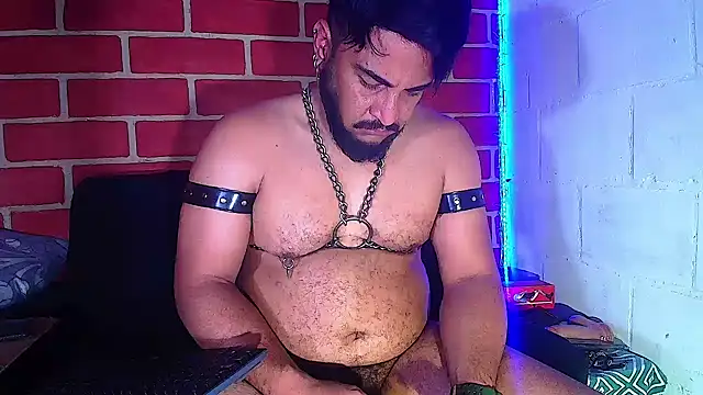 Snapshot of the_master_foal_ chatting on 01-28-25, 08:36 the master foal online show from 01-28-25, 08:36