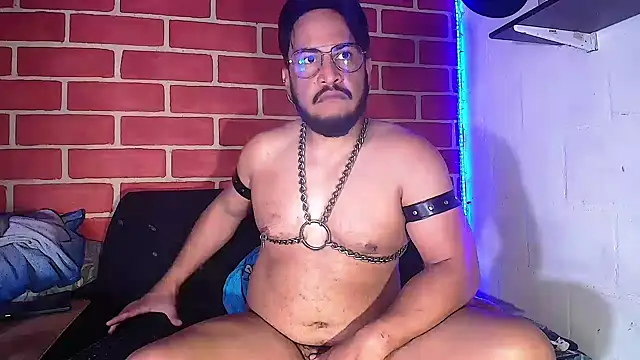 Snapshot of the_master_foal_ chatting on 01-29-25, 02:42 the master foal online show from 01-29-25, 02:42