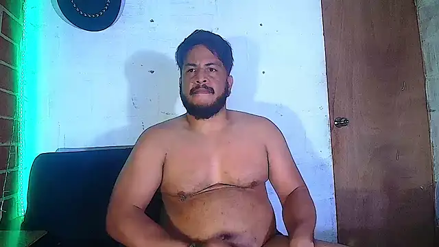 Snapshot of the_master_foal_ chatting on 02-11-25, 06:22 the master foal online show from 02-11-25, 06:22