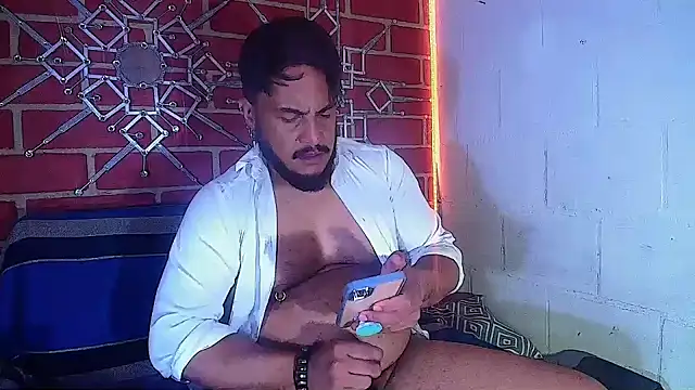 Snapshot of the_master_foal_ chatting on 03-14-25, 06:53 the master foal online show from 03-14-25, 06:53