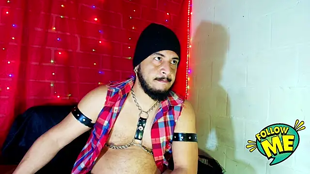 Snapshot of the_master_foal_ chatting on 09-17-25, 10:39 the master foal online show from 09-17-25, 10:39