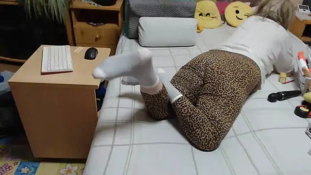 Margaret-milf online show from 04-26-26, 07:00