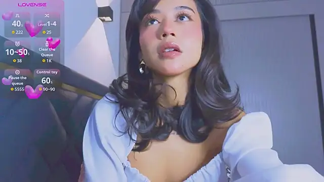 Mia Tin online show from 10-22-25, 04:07