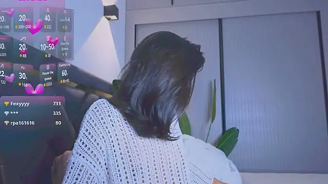 Mia Tin online show from 10-29-25, 05:36