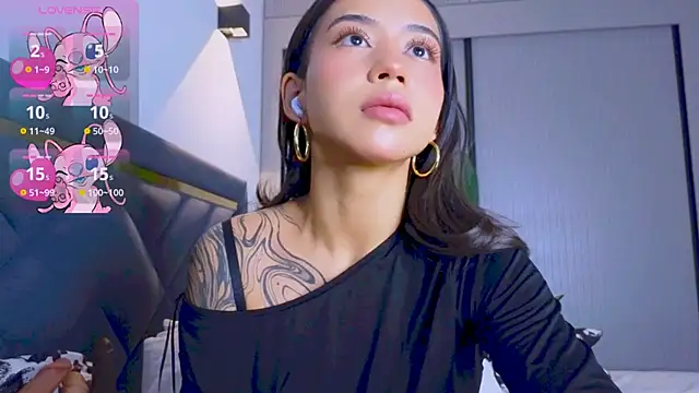 Mia Tin online show from 11-12-25, 03:34