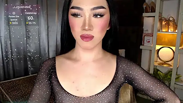 Snapshot of Local_Hoelyx chatting on 12-04-24, 01:31 Local Hoelyx online show from 12-04-24, 01:31