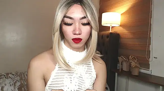 Snapshot of Local_Hoelyx chatting on 03-13-25, 09:32 Local Hoelyx online show from 03-13-25, 09:32