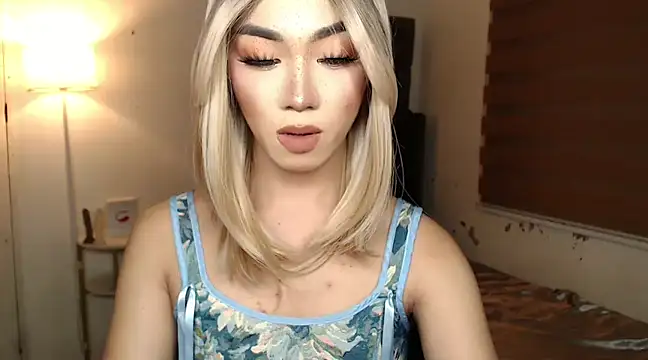 Snapshot of Local_Hoelyx chatting on 03-15-25, 10:00 Local Hoelyx online show from 03-15-25, 10:00