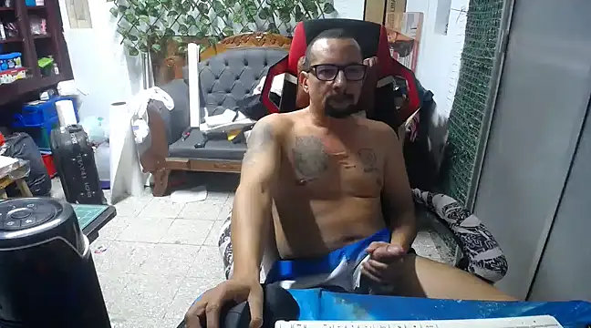 Snapshot of alexam_gal@xh chatting on 12-23-24, 06:44 alexam galxh online show from 12-23-24, 06:44