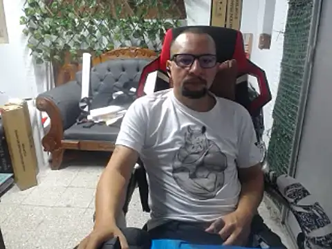 Snapshot of alexam_gal@xh chatting on 01-01-25, 03:03 alexam galxh online show from 01-01-25, 03:03