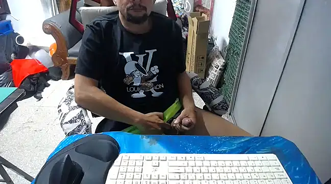 Snapshot of alexam_gal@xh chatting on 02-05-25, 10:01 alexam galxh online show from 02-05-25, 10:01