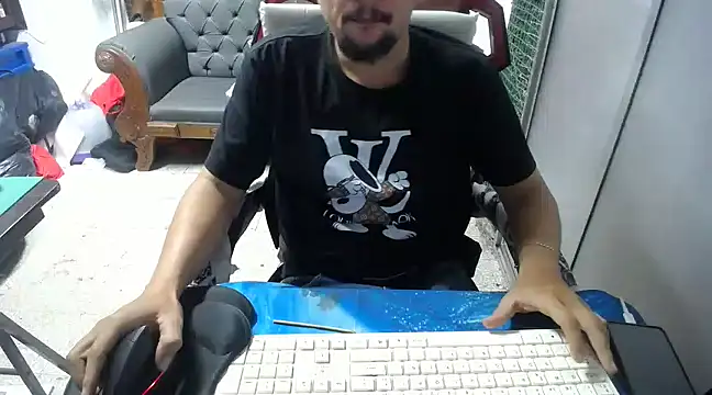 Snapshot of alexam_gal@xh chatting on 02-06-25, 02:26 alexam galxh online show from 02-06-25, 02:26