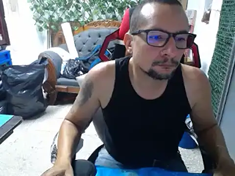 Snapshot of alexam_gal@xh chatting on 03-10-25, 11:06 alexam galxh online show from 03-10-25, 11:06