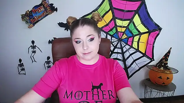 JessikaDaniel online show from 10-28-25, 07:23