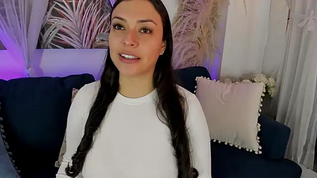 Snapshot of Nicolle_W chatting on 05-06-26, 11:59 Nicolle W online show from 05-06-26, 11:59