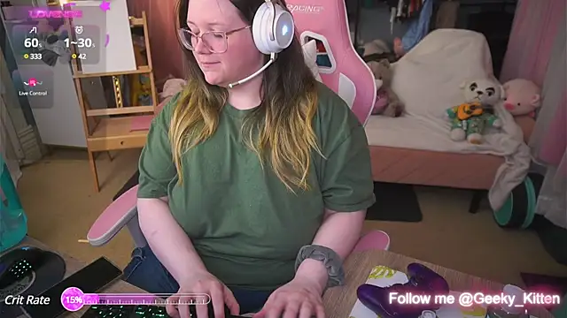 Snapshot of Geeky_Kitten chatting on 03-06-25, 03:24 Geeky Kitten online show from 03-06-25, 03:24