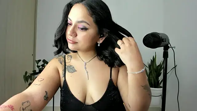 susy angel online show from 11-30-25, 07:18