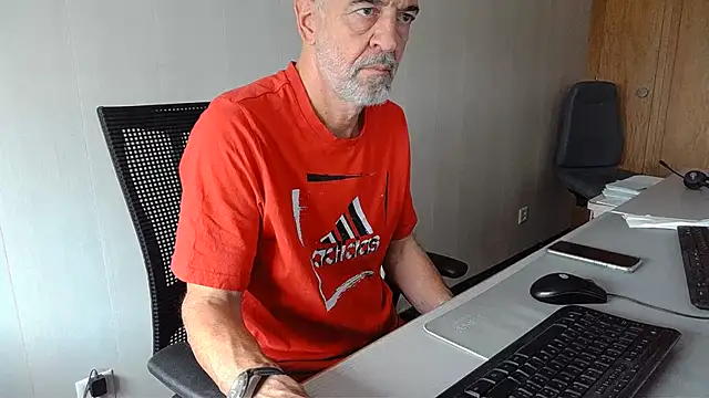 Snapshot of Herba_Mare chatting on 10-17-25, 11:13 Herba Mare online show from 10-17-25, 11:13