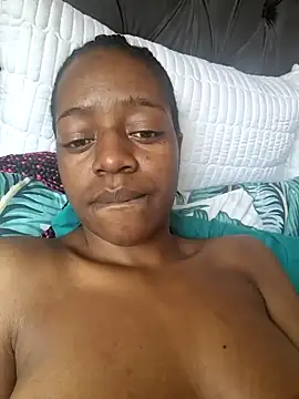 Snapshot of Sexynaughty_Gal chatting on 12-17-24, 12:00 Sexynaughty Gal online show from 12-17-24, 12:00