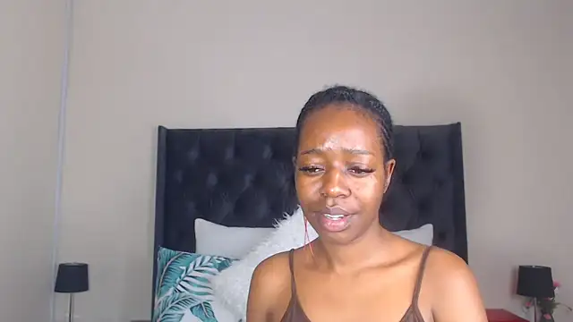 Snapshot of Sexynaughty_Gal chatting on 12-23-24, 08:14 Sexynaughty Gal online show from 12-23-24, 08:14