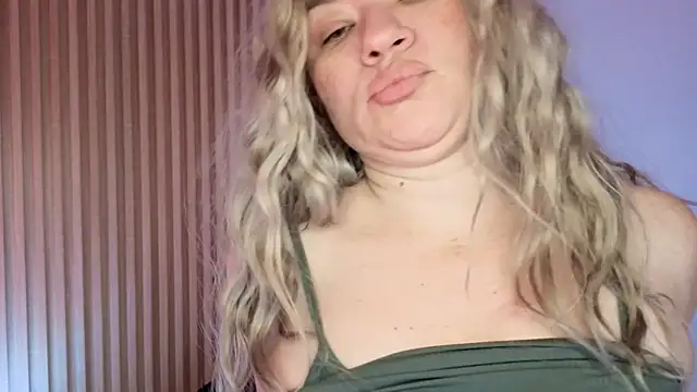 MarianL0ve online show from 01-12-26, 10:20