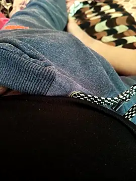 Snapshot of deshimund chatting on 10-31-25, 02:12 deshimund online show from 10-31-25, 02:12