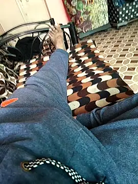 Snapshot of deshimund chatting on 11-13-25, 01:37 deshimund online show from 11-13-25, 01:37