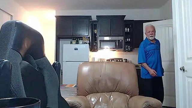 Snapshot of rockpoint69 chatting on 02-14-26, 10:34 rockpoint69 online show from 02-14-26, 10:34