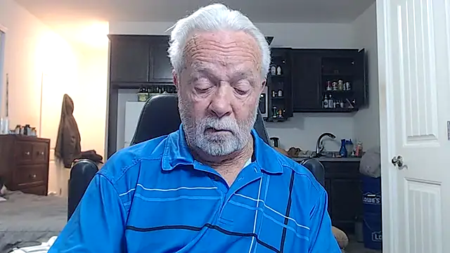 Snapshot of rockpoint69 chatting on 03-04-26, 01:17 rockpoint69 online show from 03-04-26, 01:17