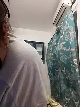 Snapshot of Srishtijain51 chatting on 02-08-25, 06:44 Srishtijain51 online show from 02-08-25, 06:44