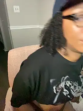 Snapshot of EatSweetMolly chatting on 09-28-25, 11:48 EatSweetMolly online show from 09-28-25, 11:48