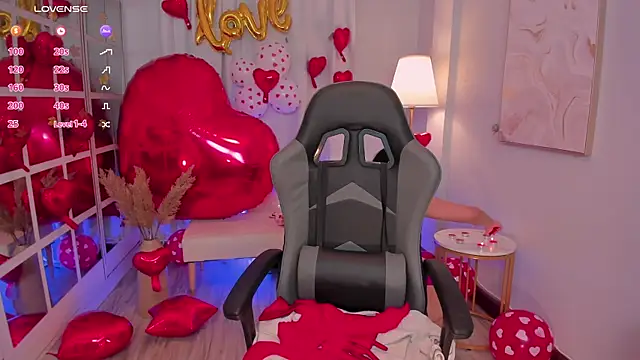 LeahJones  online show from 02-14-26, 03:53