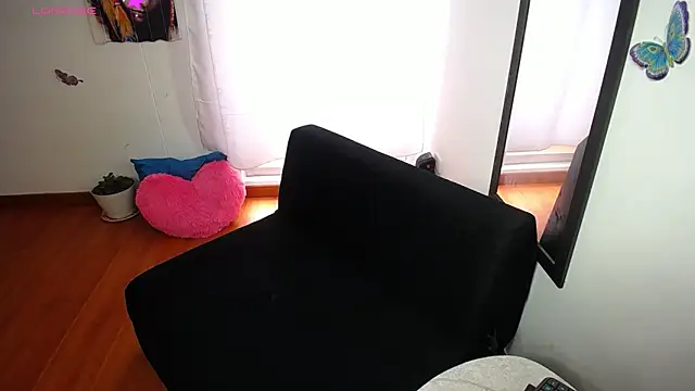 Snapshot of sexylatina001 chatting on 10-23-25, 02:49 sexylatina001 online show from 10-23-25, 02:49