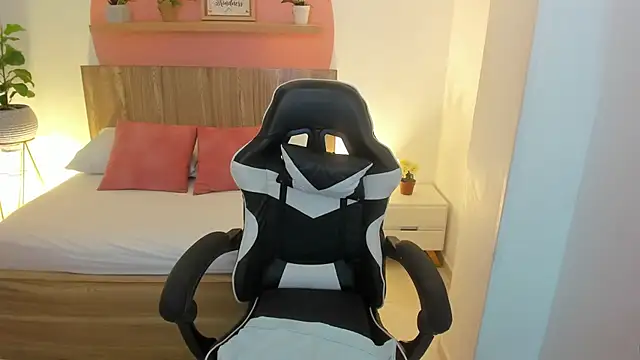 bella 99  online show from 04-27-26, 11:30