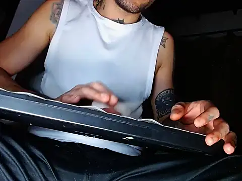 Christian Stiven1 online show from 02-05-25, 07:07