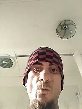 Snapshot of robvegas274 chatting on 10-11-25, 09:46 robvegas274 online show from 10-11-25, 09:46