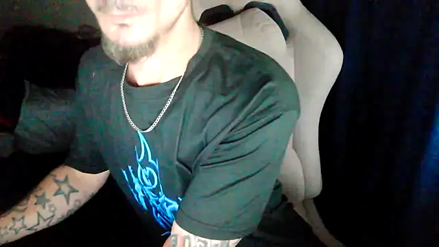Snapshot of robvegas274 chatting on 11-28-25, 05:48 robvegas274 online show from 11-28-25, 05:48