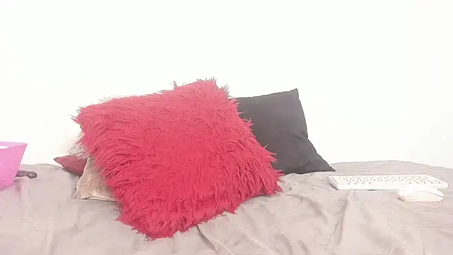 Snapshot of anenchantedtale chatting on 12-13-24, 12:39 anenchantedtale online show from 12-13-24, 12:39