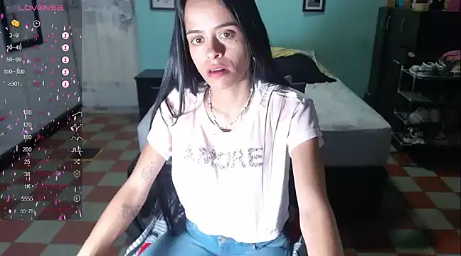 Snapshot of Mia_sexy18_ chatting on 01-16-25, 02:51 Mia sexy18  online show from 01-16-25, 02:51